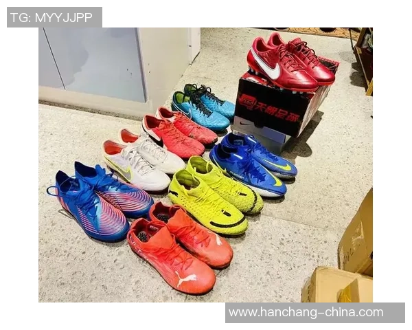 热销足球球星落地摆件打造球迷居家装饰与运动氛围新品推荐